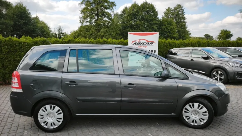OPEL Zafira -