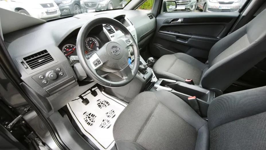 OPEL Zafira -