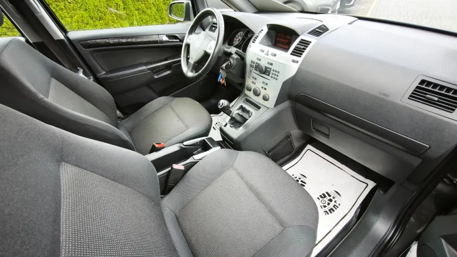 OPEL Zafira -