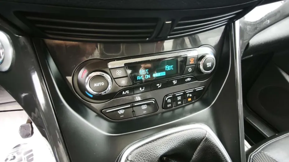 FORD Kuga -