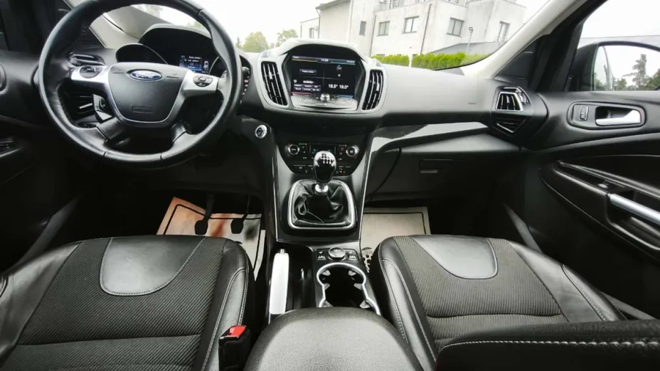 FORD Kuga -