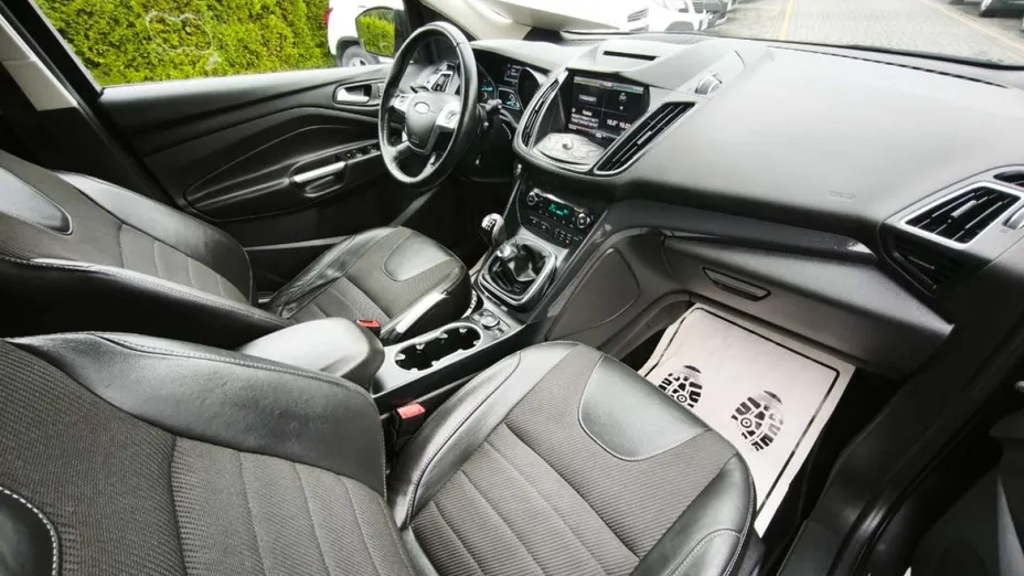 FORD Kuga -