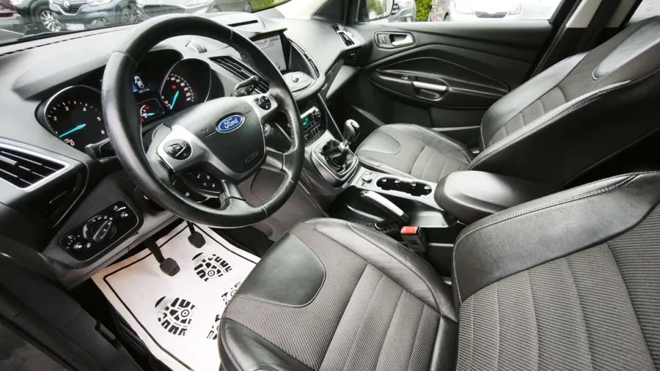 FORD Kuga -