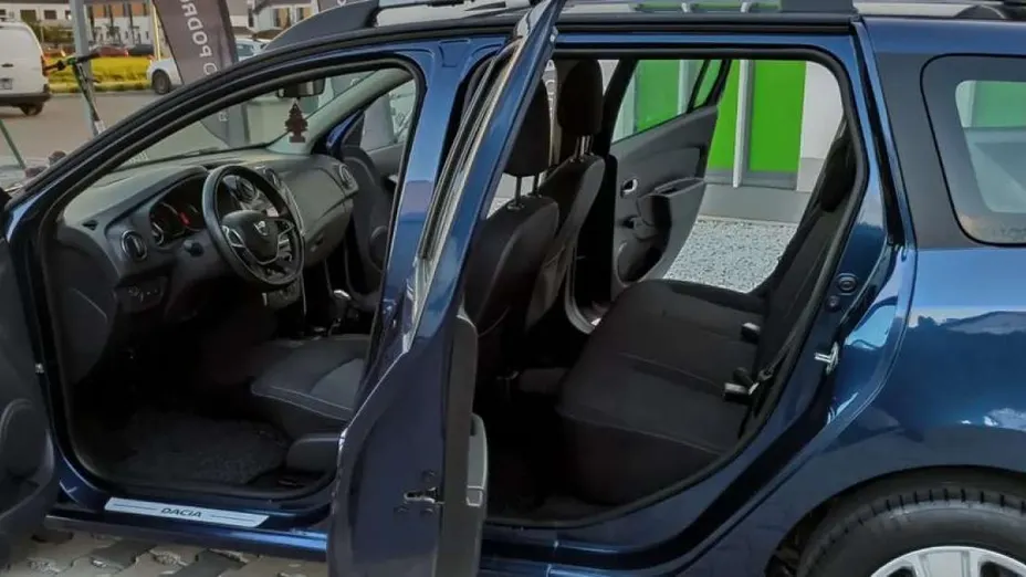 DACIA Logan -