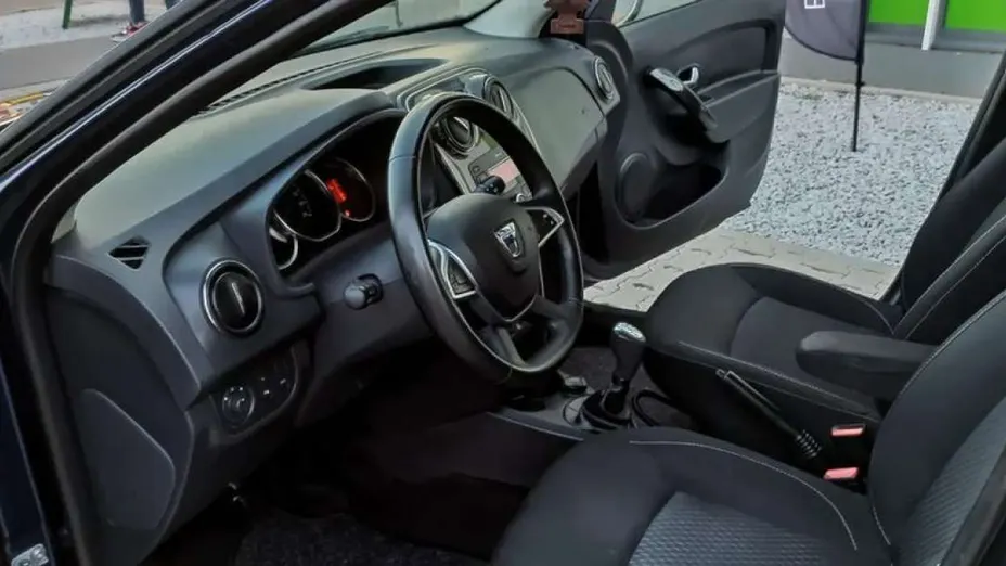 DACIA Logan -