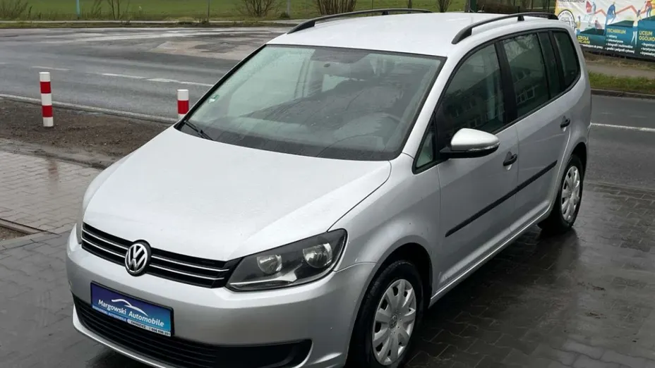 VOLKSWAGEN Touran -