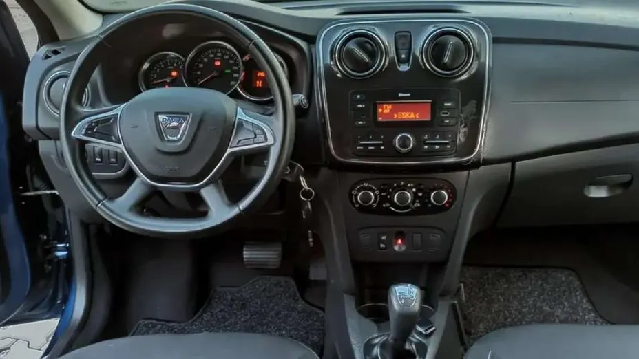 DACIA Logan -