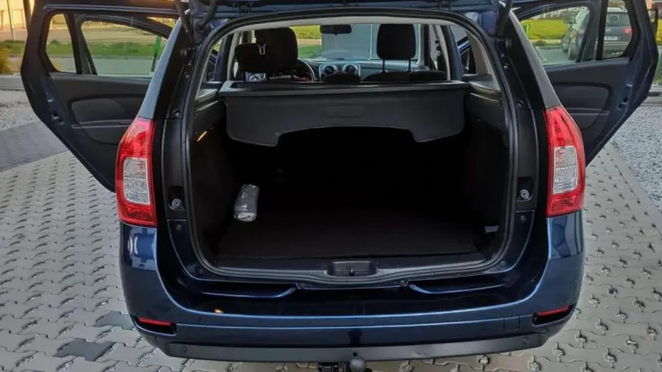 DACIA Logan -