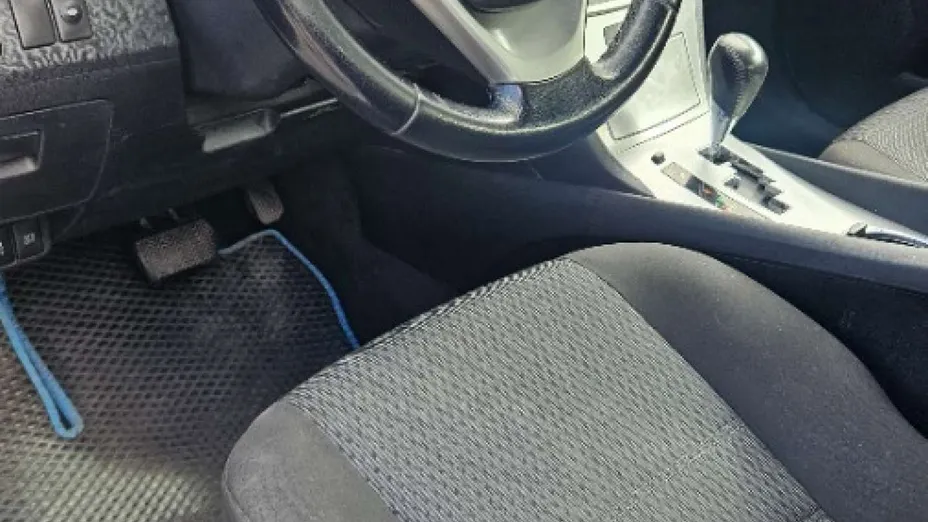 TOYOTA Avensis -