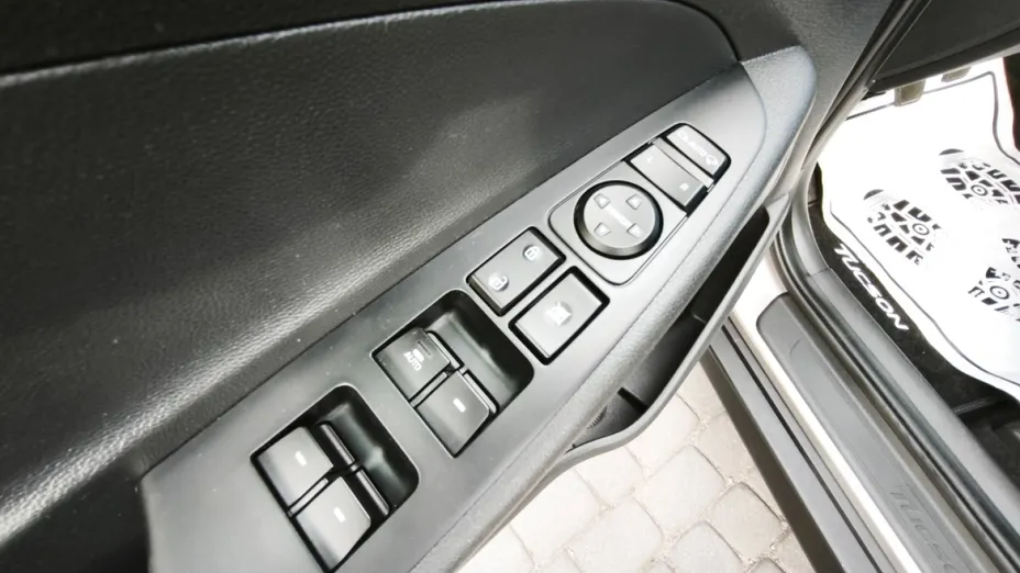 HYUNDAI Tucson -