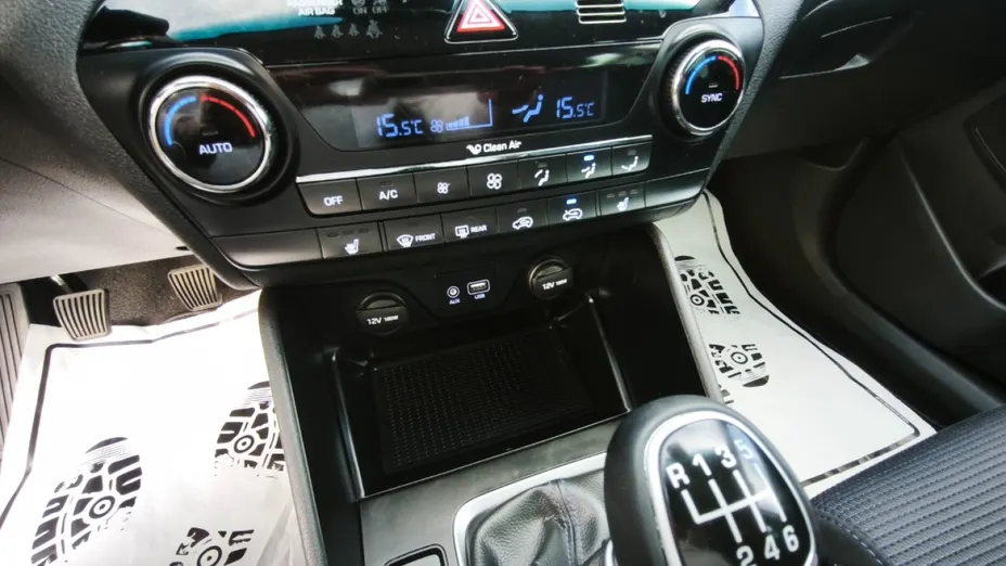 HYUNDAI Tucson -