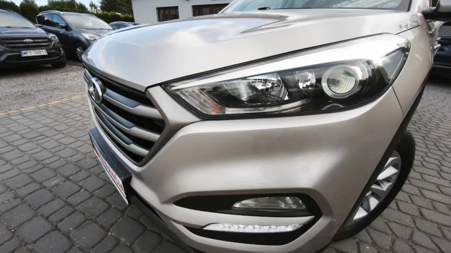 HYUNDAI Tucson -
