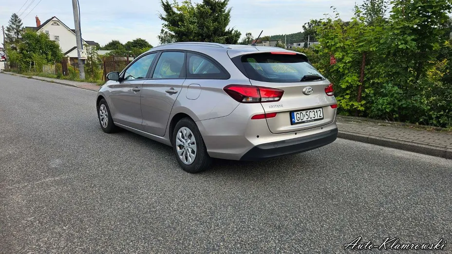 HYUNDAI i30 -