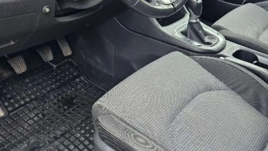 HYUNDAI i30 -