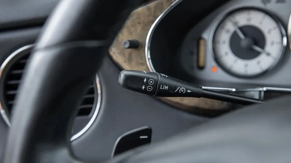 MERCEDES-BENZ CLS -