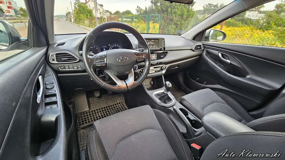 HYUNDAI i30 -