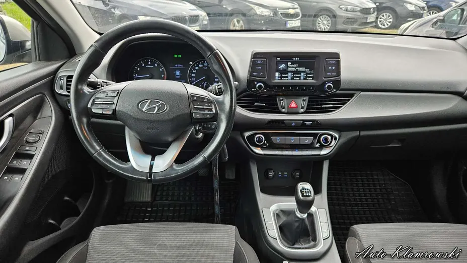 HYUNDAI i30 -