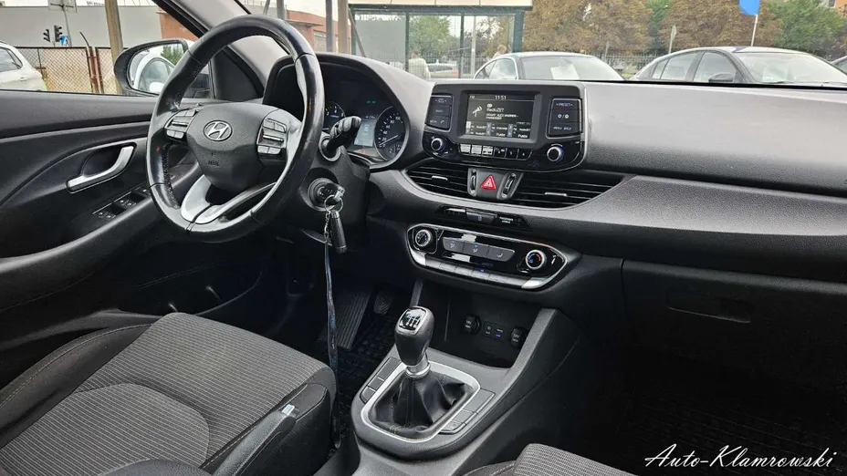 HYUNDAI i30 -