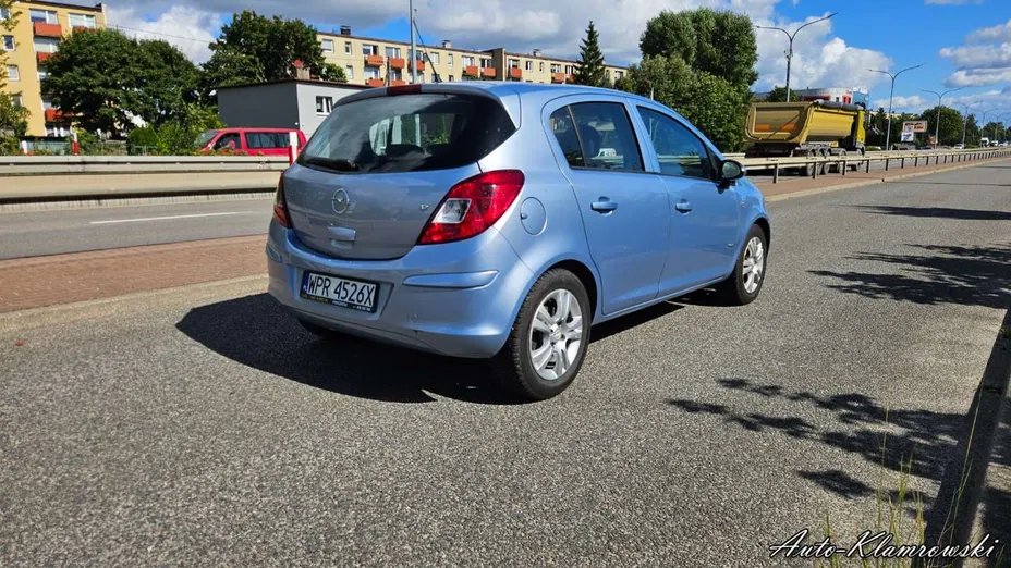 OPEL Corsa -