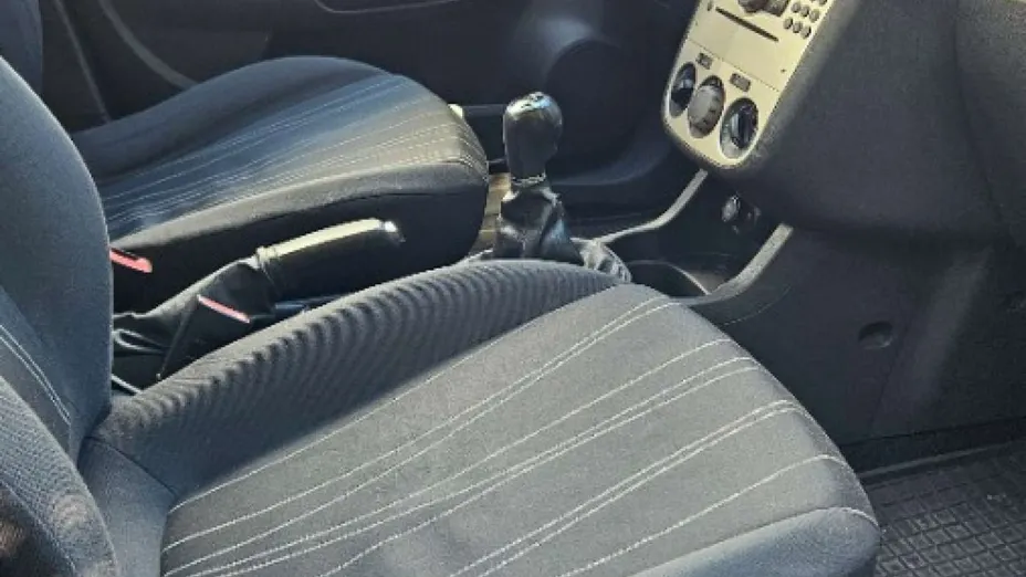 OPEL Corsa -