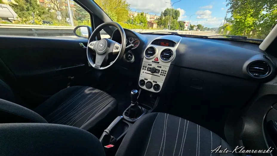 OPEL Corsa -