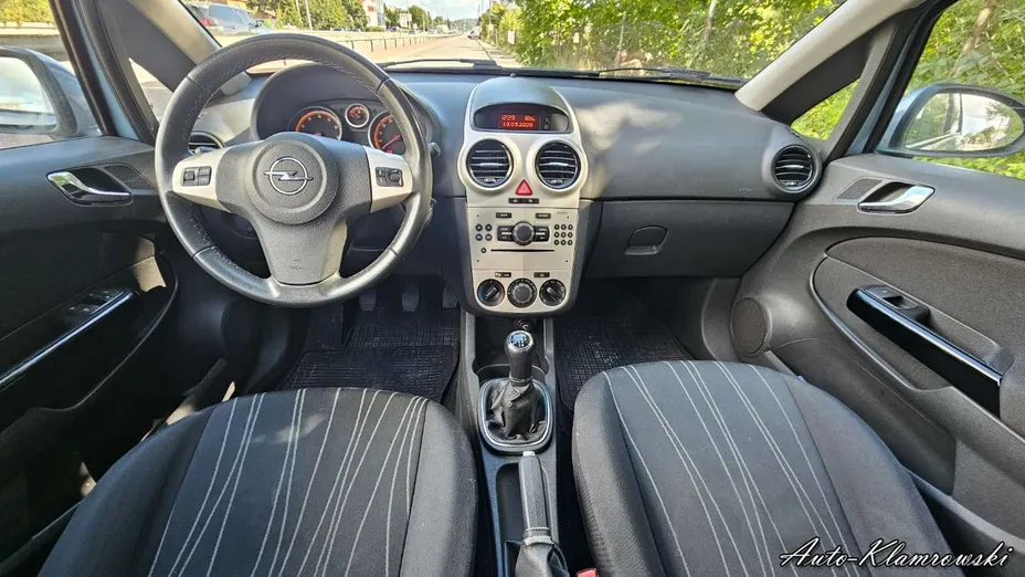 OPEL Corsa -