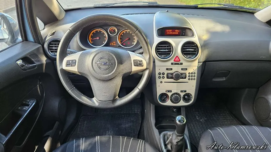 OPEL Corsa -