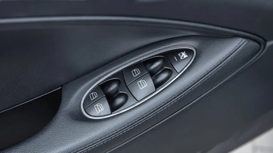 MERCEDES-BENZ CLS -