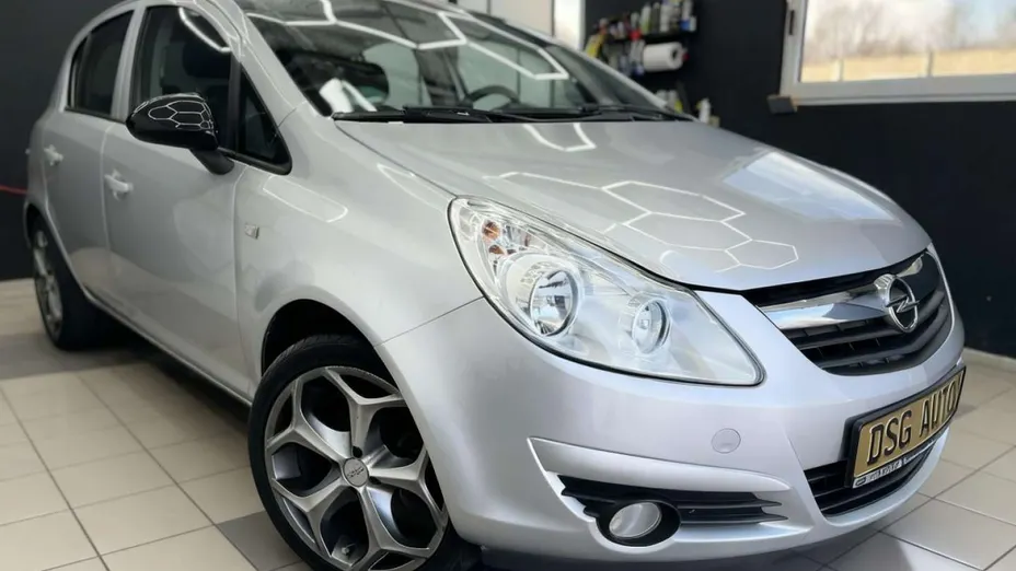 OPEL Corsa -