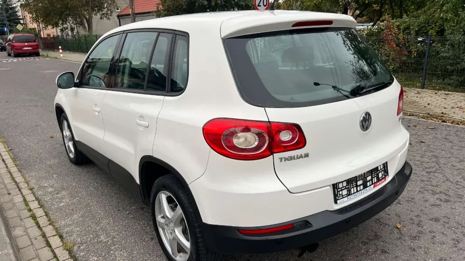 VOLKSWAGEN Tiguan -