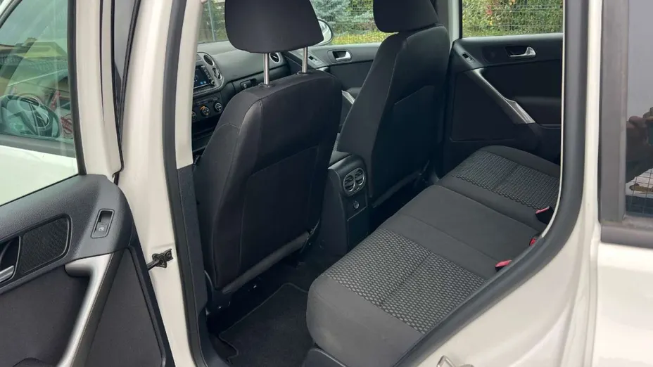 VOLKSWAGEN Tiguan -