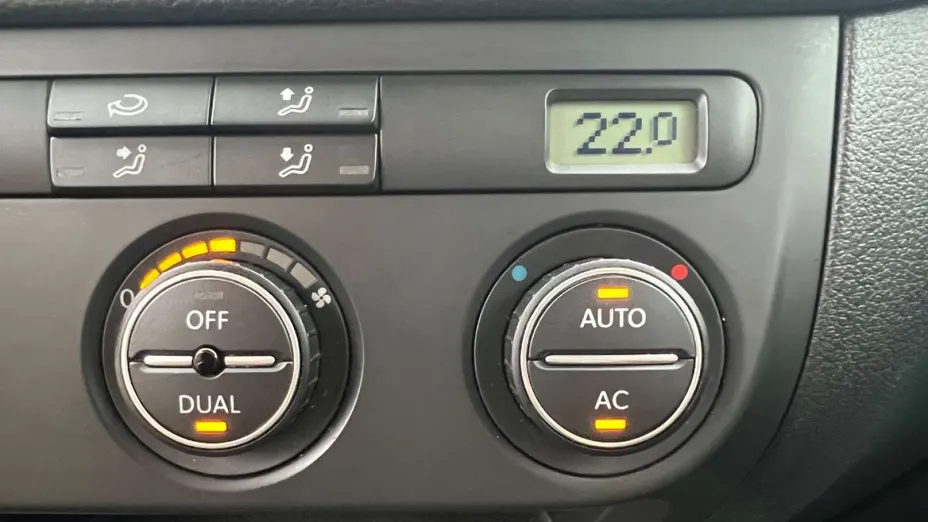 VOLKSWAGEN Tiguan -