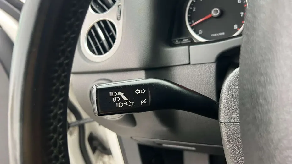 VOLKSWAGEN Tiguan -