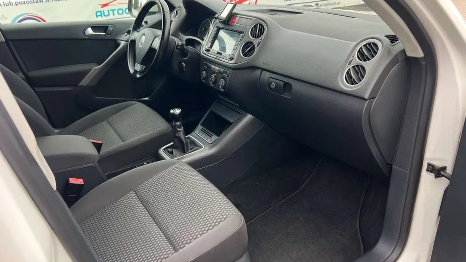 VOLKSWAGEN Tiguan -