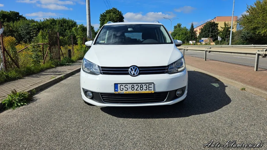 VOLKSWAGEN Touran -