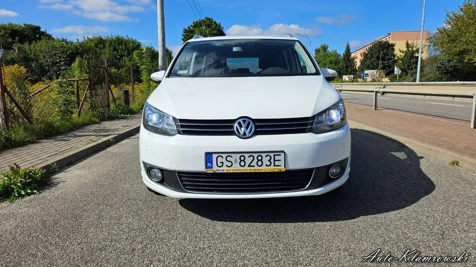 VOLKSWAGEN Touran -