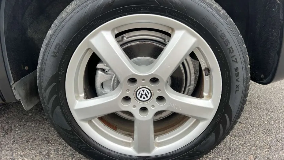 VOLKSWAGEN Tiguan -