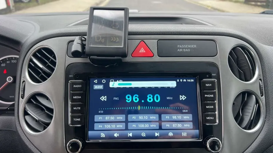 VOLKSWAGEN Tiguan -