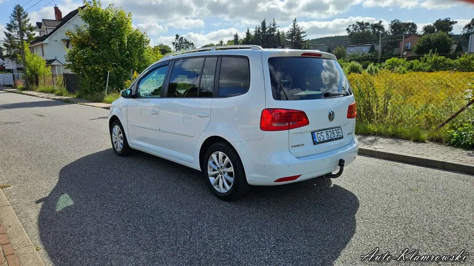 VOLKSWAGEN Touran -