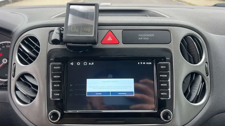 VOLKSWAGEN Tiguan -