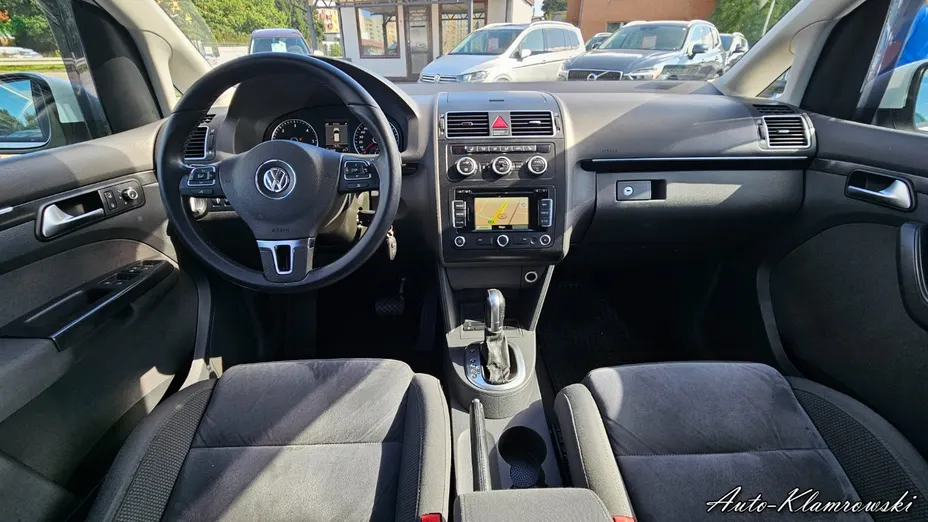 VOLKSWAGEN Touran -