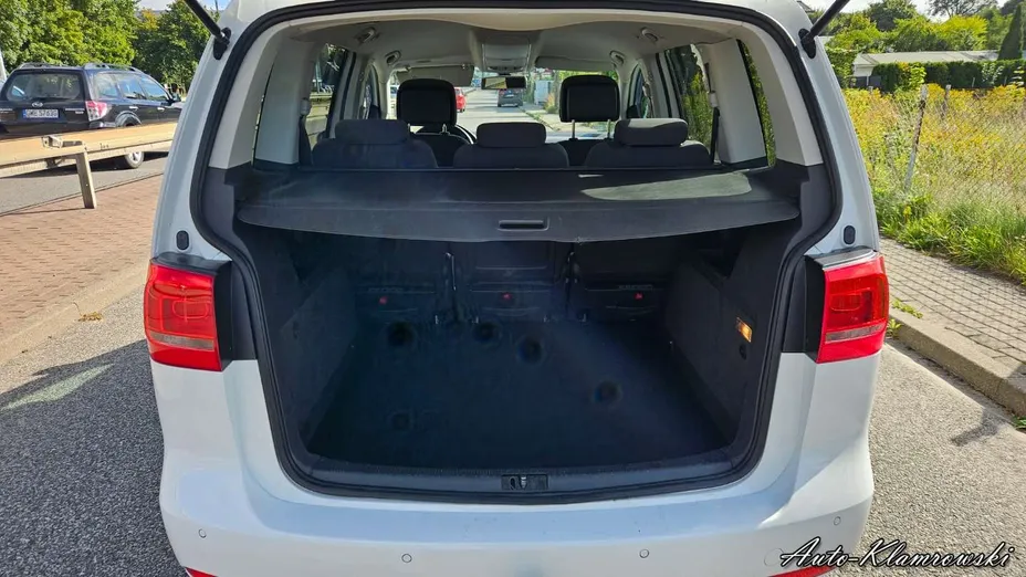 VOLKSWAGEN Touran -