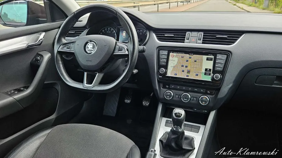 SKODA Octavia -