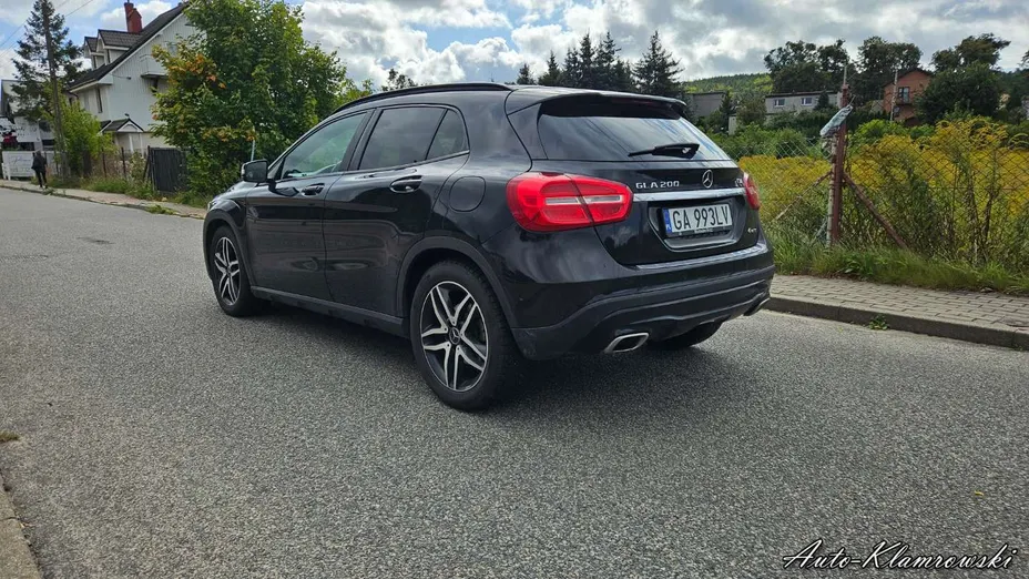MERCEDES-BENZ GLA -