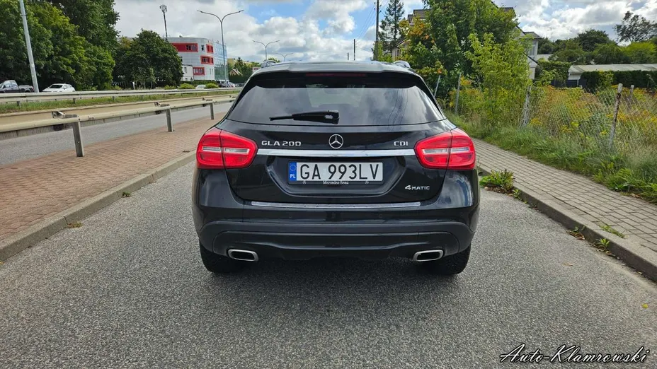 MERCEDES-BENZ GLA -
