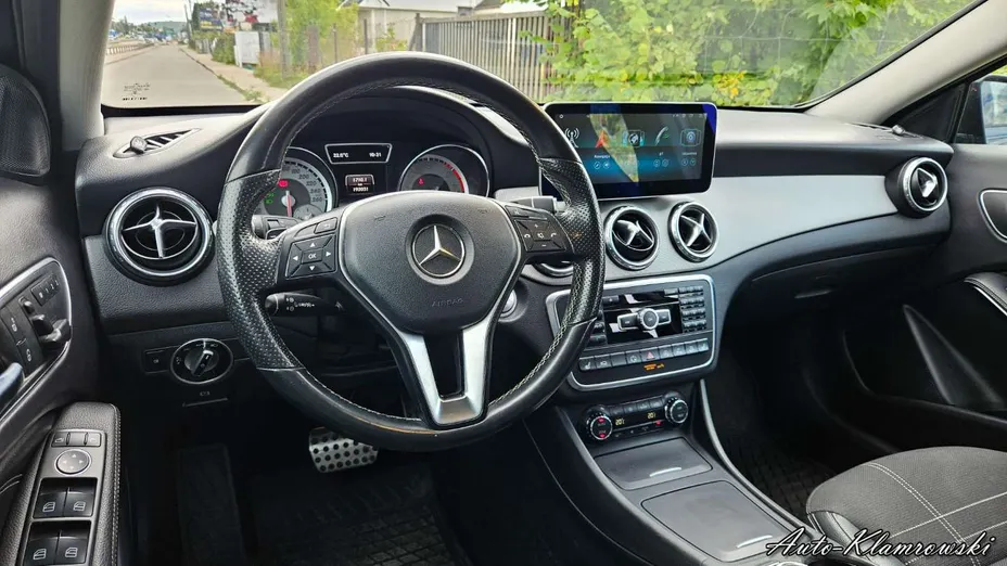 MERCEDES-BENZ GLA -