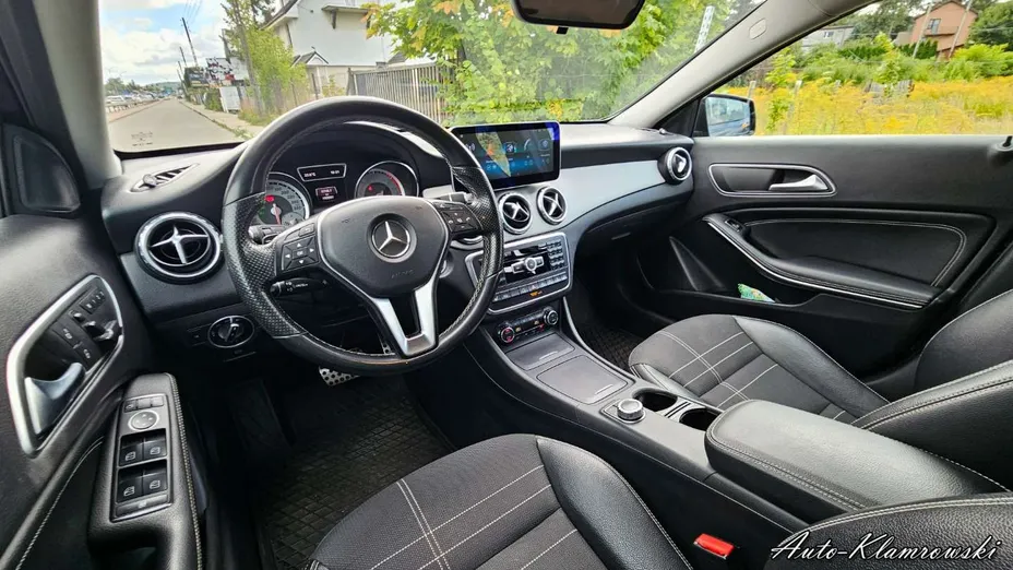 MERCEDES-BENZ GLA -