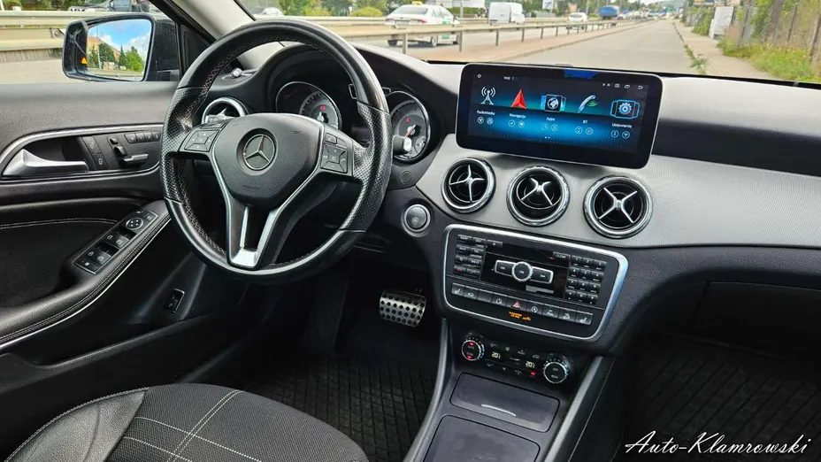 MERCEDES-BENZ GLA -