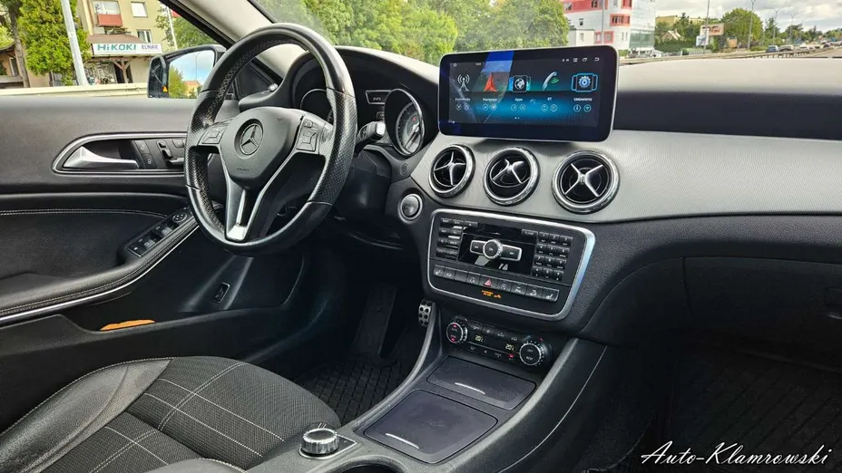 MERCEDES-BENZ GLA -