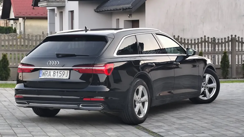 AUDI A6 -